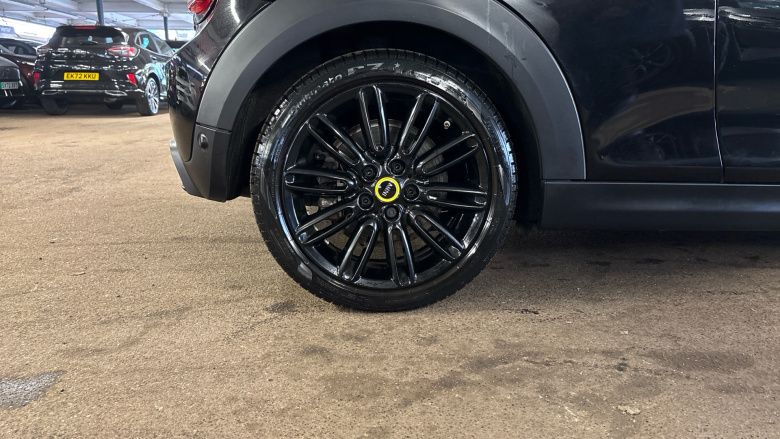 MINI Hatchback 135kW Cooper S Shadow Edition 33kWh 3dr Auto Electric Hatchback